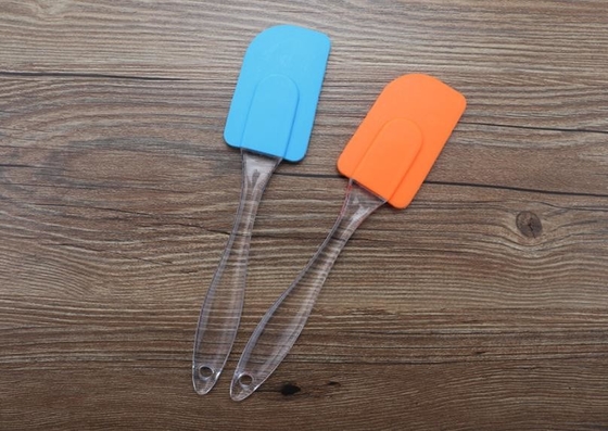 Utensílios da cozinha do silicone do graduado do alimento, espátula do raspador do silicone com o punho oval transparente