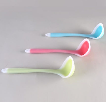 Ferramenta da cozinha da colher de sopa do produto comestível de tamanho médio em cores translúcidas
