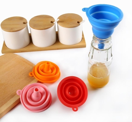 Ferramentas dobráveis da cozinha do funil do silicone do produto comestível dos estilos do tamanho pequeno