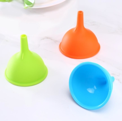 Mini ferramentas padrão da cozinha do funil do óleo de silicone do produto comestível do funil do tamanho