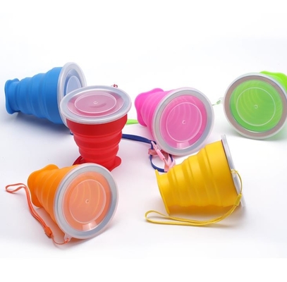 Copo dobrável de viagem dobrável do uso do silicone portátil do produto comestível
