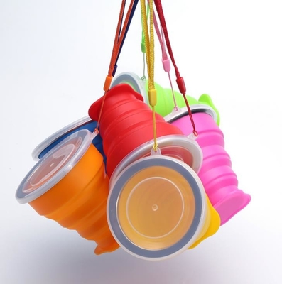 Copo dobrável de viagem dobrável do uso do silicone portátil do produto comestível