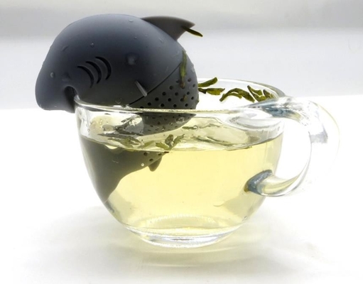 O tubarão do estilo do animal de mar deu forma ao chá Infuser do silicone do produto comestível