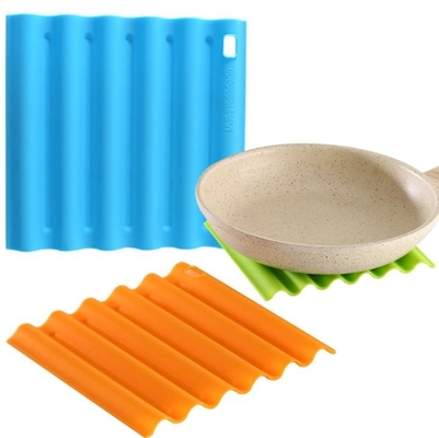 A cozinha de alta temperatura do silicone utiliza ferramentas colorido seguro da máquina de lavar louça da almofada