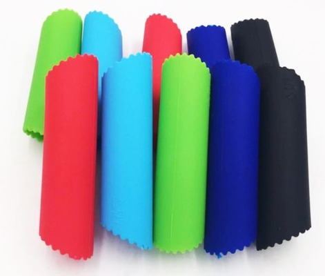 A cozinha colorida do silicone utiliza ferramentas a operação fácil de pouco peso de Peeler do alho