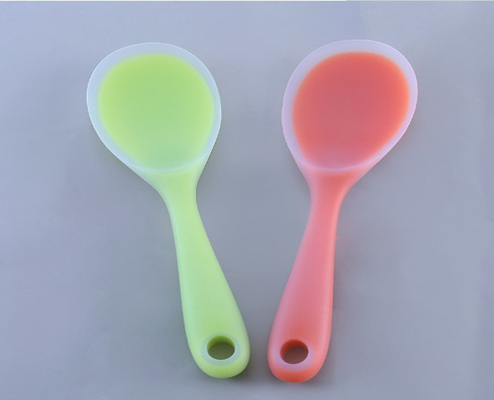 O arroz do silicone do produto comestível dá ferramentas da cozinha com cor translúcida
