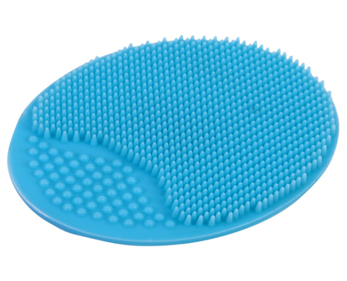Escova de limpeza facial do silicone oval macio super de FDA para o corpo e a cara