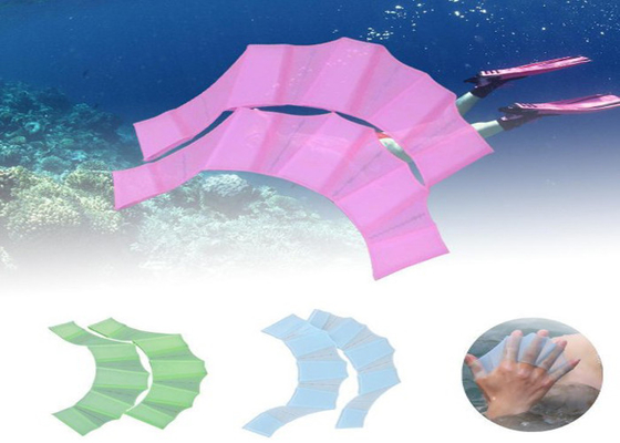 Críquete palmado das luvas da natação do silicone para Swimswim e exercitador da natação