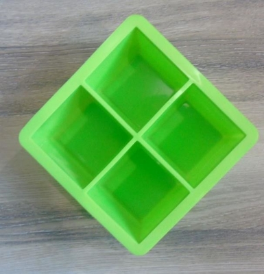 o cubo de gelo do silicone 4pcs molda Logo And Custom Embossed Logo imprimindo feito sob encomenda