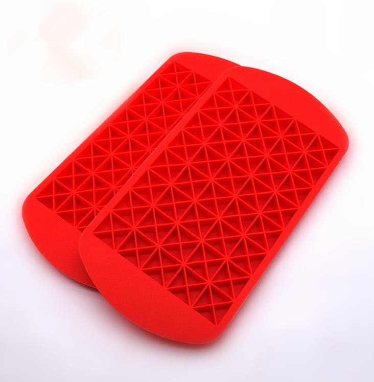 O mini cubo de gelo do silicone do triângulo molda uma cor preta vermelha de 160 cavidades para o congelador